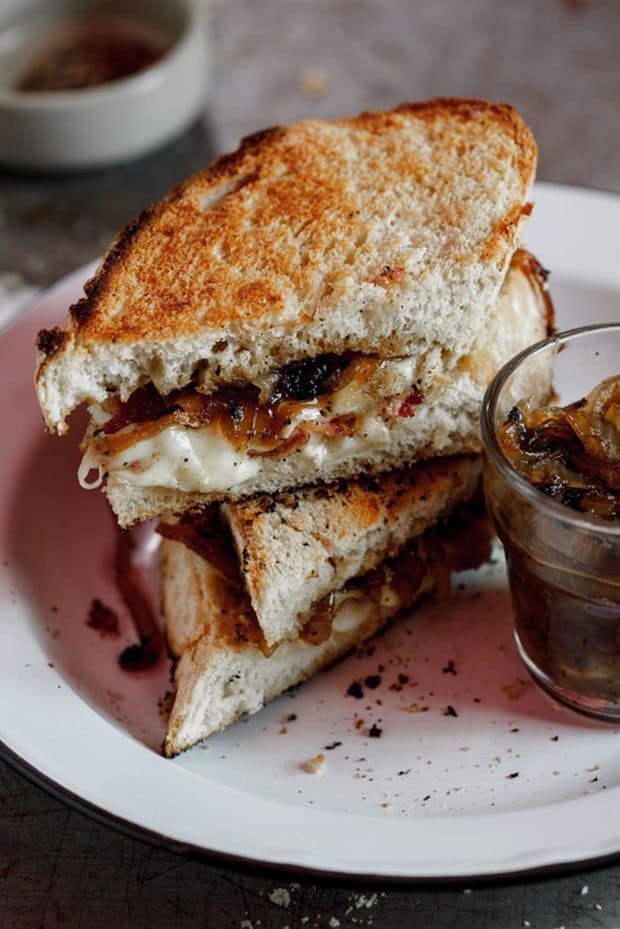 Crispy bacon & brie grilled cheese sandwich with caramelised onions | Blue Mountain Belle